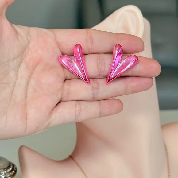💕 Pink Heart Earrings - Picture 10 of 10